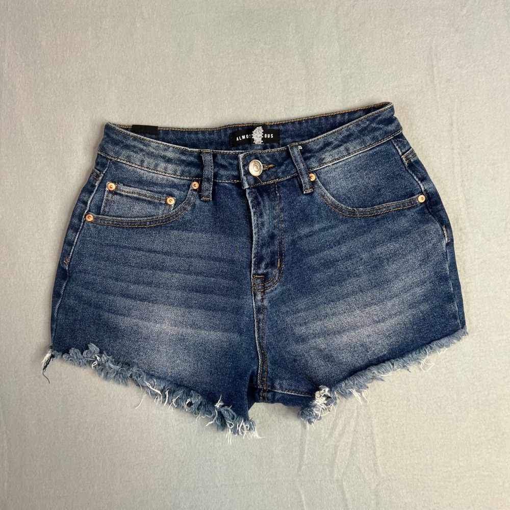 Almost Famous Festival Short  Size 5 Denim Jean High Rise Raw Hem Frayed NWT